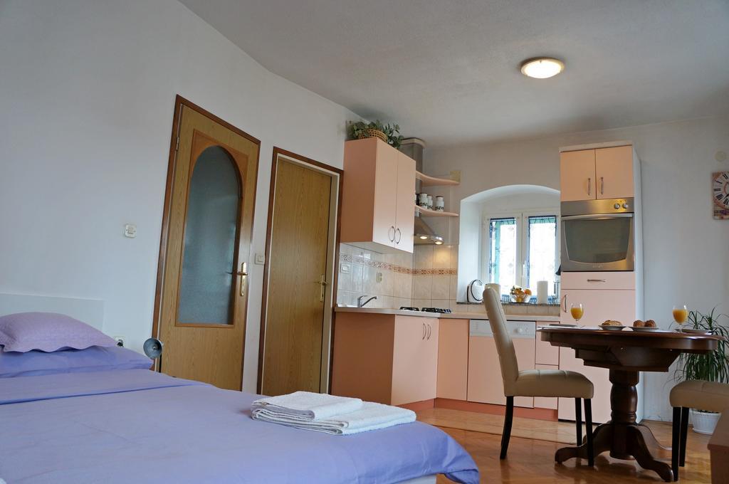Kamena Apartment & Studio Makarska Buitenkant foto