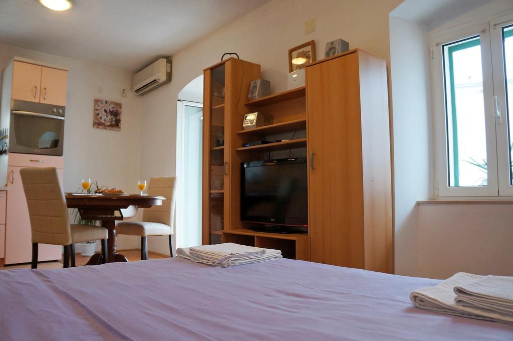 Kamena Apartment & Studio Makarska Buitenkant foto