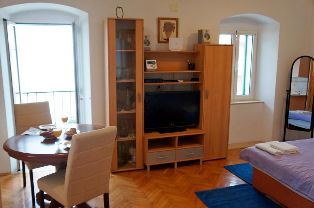 Kamena Apartment & Studio Makarska Buitenkant foto